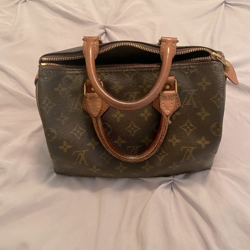 Auth Louis Vuitton speedy 25 FLAWED SEE PHOTOS